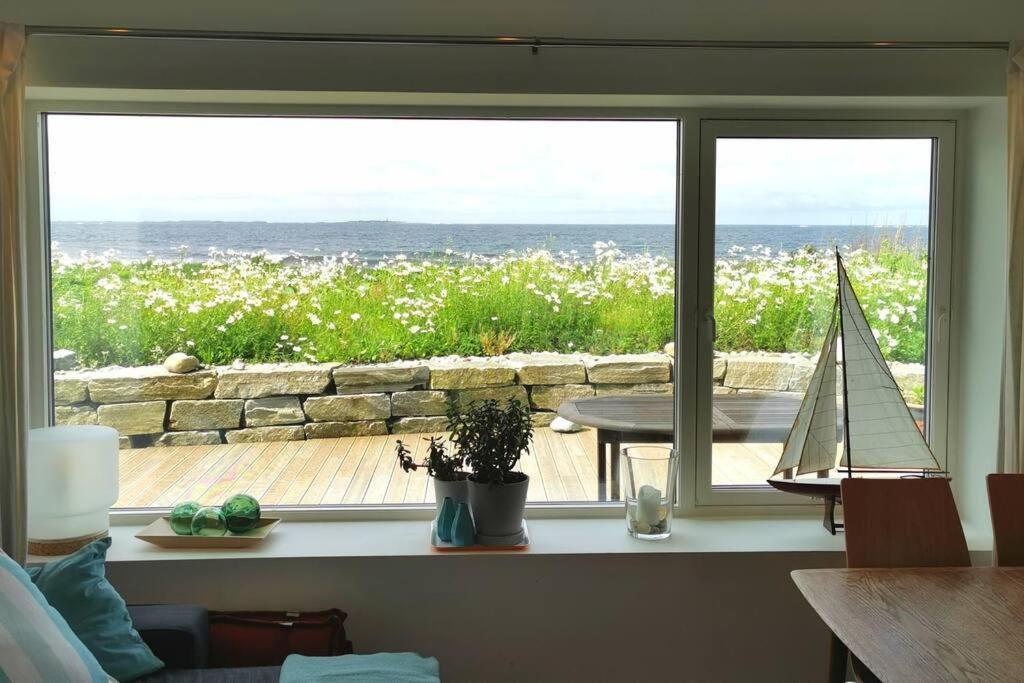 Beach Front Appartments In Design Eco-Villa Ulsteinvik Bilik gambar