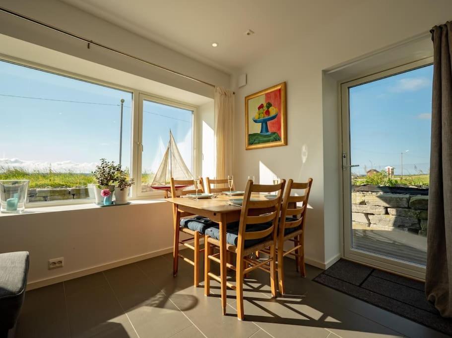 Beach Front Appartments In Design Eco-Villa Ulsteinvik Bilik gambar